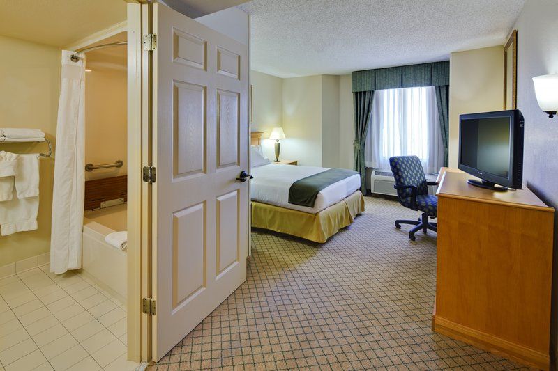 Holiday Inn Express & Suites - Nearest Universal Orlando By Ihg Exterior photo