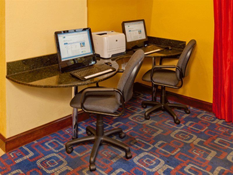 Holiday Inn Express & Suites - Nearest Universal Orlando By Ihg Exterior photo